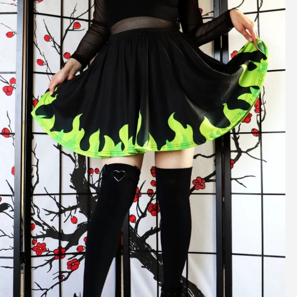 Witch Vamp size D jealous flame skirt. - Picture 1 of 2